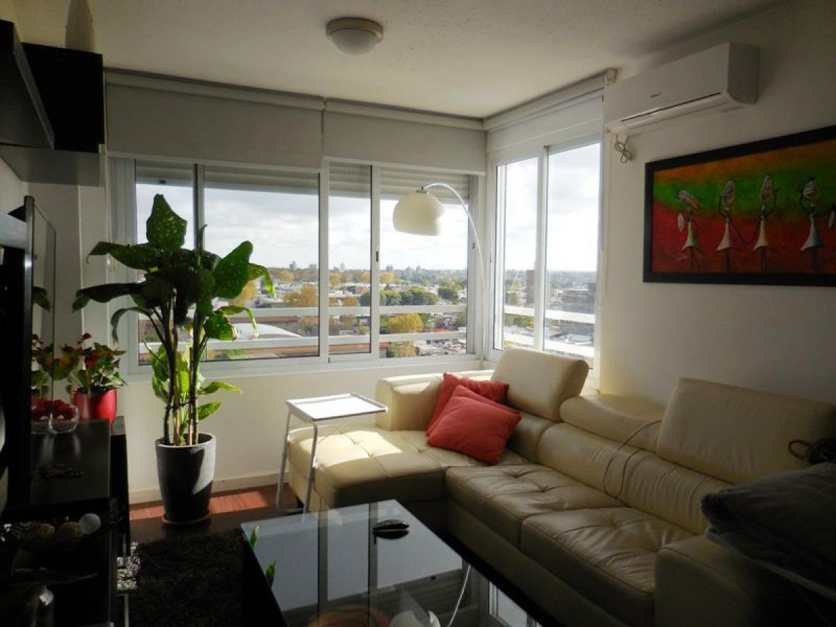2 bedrooms Apartment in Montevideo, Uruguay No. 8122