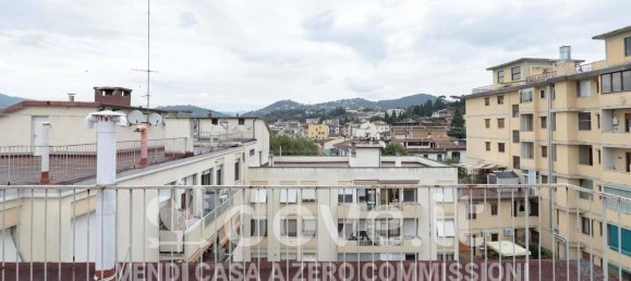 3 rooms Apartment in Florence, Italy No. 36076 7