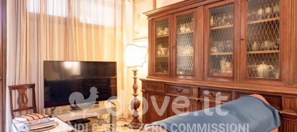 3 rooms Apartment in Florence, Italy No. 36076 77