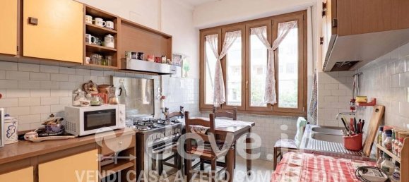 3 rooms Apartment in Florence, Italy No. 36076 29