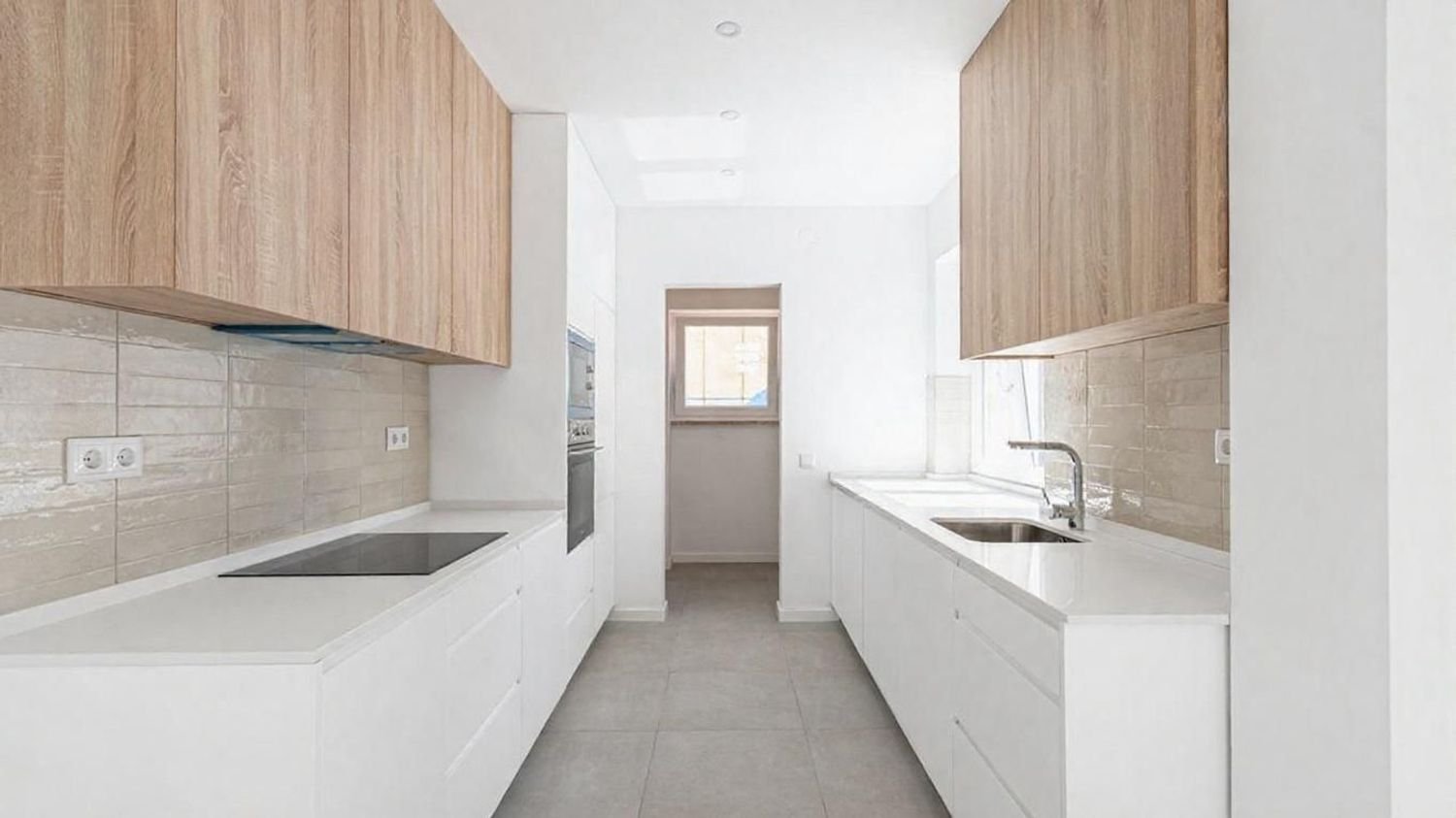 3 bedrooms Apartment in Lisbon, Portugal No. 349655