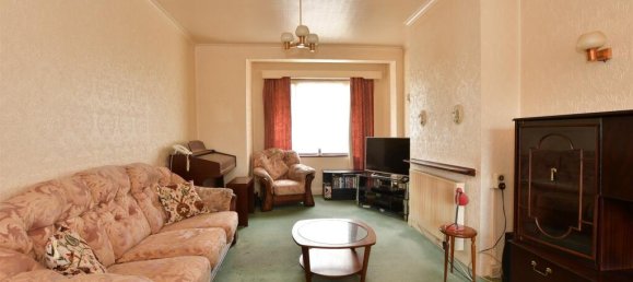 3 bedrooms Commercial property in Chingford, United Kingdom No. 3943 2