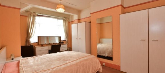 3 bedrooms Commercial property in Chingford, United Kingdom No. 3943 4