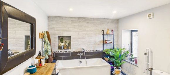 6 bedrooms House in Charente, France No. 335914 8