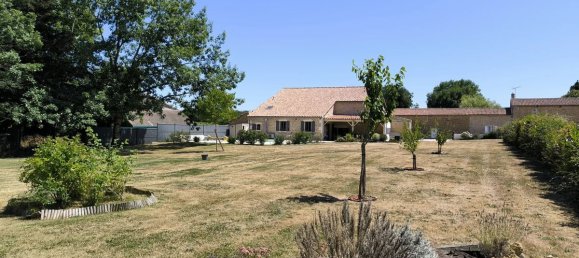 6 bedrooms House in Charente, France No. 335914 18