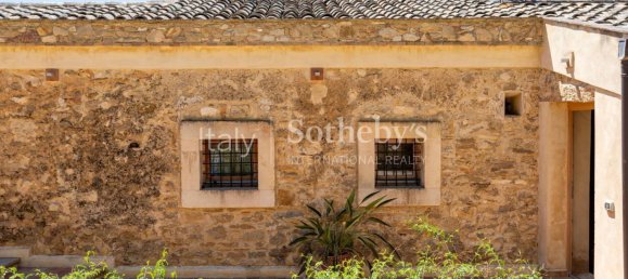 Дом с 5 спальнями в Кальтаджироне, Италия № 307383 18