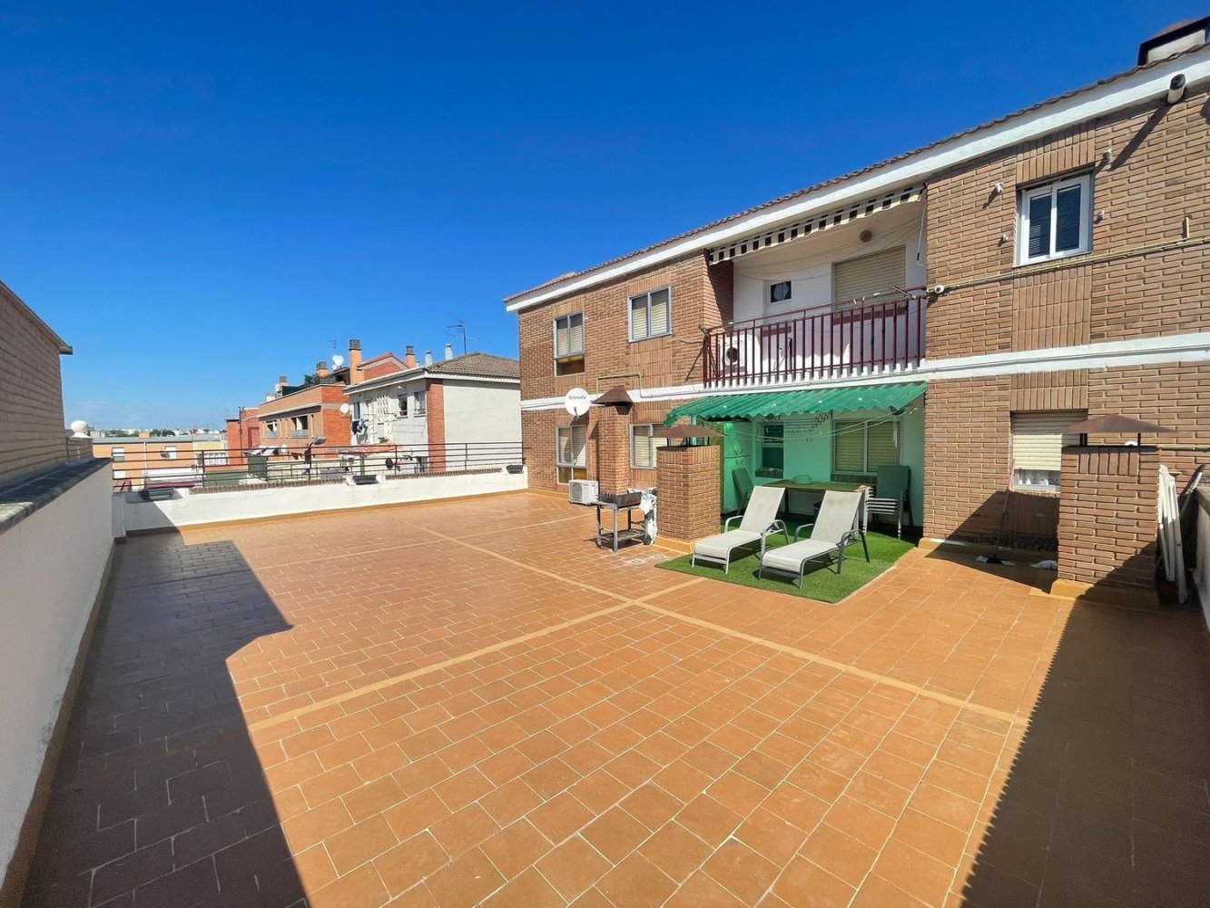 5 bedrooms Apartment in Zaragoza, Spain No. 251547