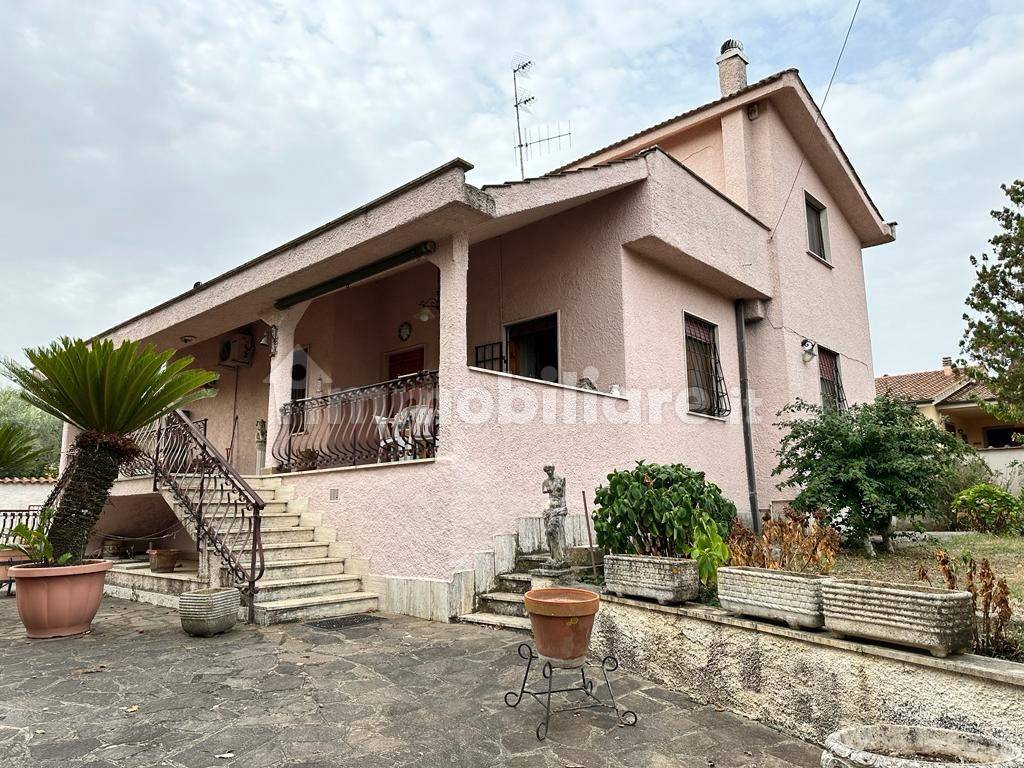 4 غرف نوم فيلا في Genzano di Roma, Italy رقم 389855