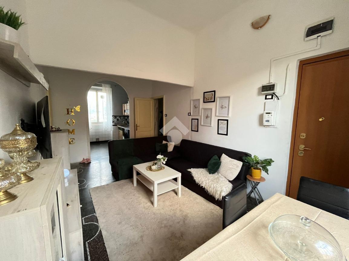 3غرفة شقة في Genoa, Italy رقم 234142