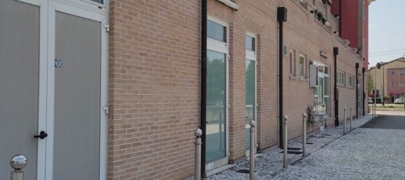 810m² Commercial property in Villa del Conte, Italy No. 227943 3