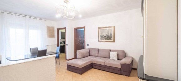 Квартира с 2 спальнями в Трекате, Италия № 116023 6