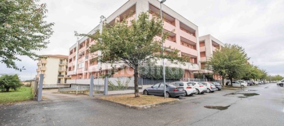 Квартира с 2 спальнями в Трекате, Италия № 116023 30