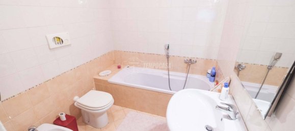 Квартира с 2 спальнями в Трекате, Италия № 116023 13