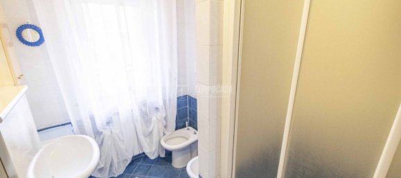 Квартира с 2 спальнями в Трекате, Италия № 116023 16