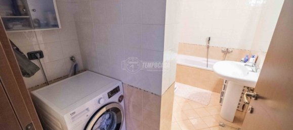 Квартира с 2 спальнями в Трекате, Италия № 116023 15