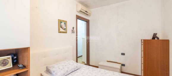 Квартира с 2 спальнями в Трекате, Италия № 116023 10