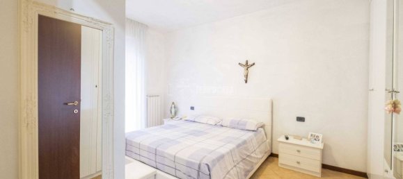 Квартира с 2 спальнями в Трекате, Италия № 116023 3