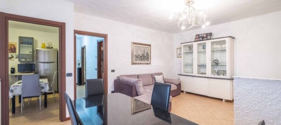 Квартира с 2 спальнями в Трекате, Италия № 116023 4