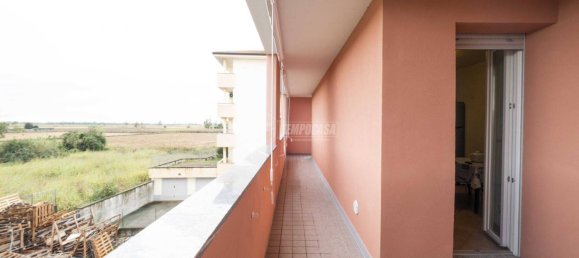 Квартира с 2 спальнями в Трекате, Италия № 116023 20