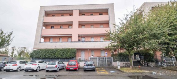 Квартира с 2 спальнями в Трекате, Италия № 116023 29