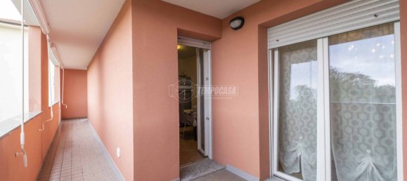 Квартира с 2 спальнями в Трекате, Италия № 116023 2