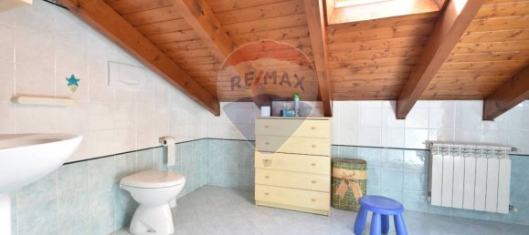 3 bedrooms Villa in Paruzzaro, Italy No. 334333 8