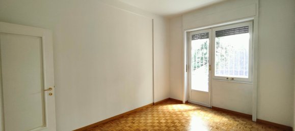 3 rooms Apartment in Milan, Italy No. 338145 11