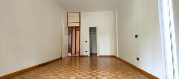 3 rooms Apartment in Milan, Italy No. 338145 2