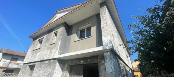 Villa de 4 dormitorios en Paullo, Italy No. 364196 11