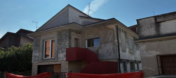 Villa de 4 dormitorios en Paullo, Italy No. 364196 2