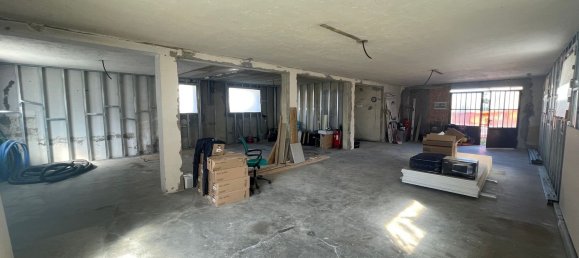 Villa de 4 dormitorios en Paullo, Italy No. 364196 8