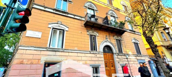 5 rooms Commercial property in Rome, Italy No. 229035 13