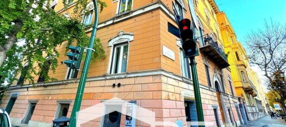 5 rooms Commercial property in Rome, Italy No. 229035 11