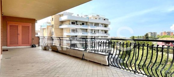 2 chambres Penthouse à Rome, Italy No. 80683 3