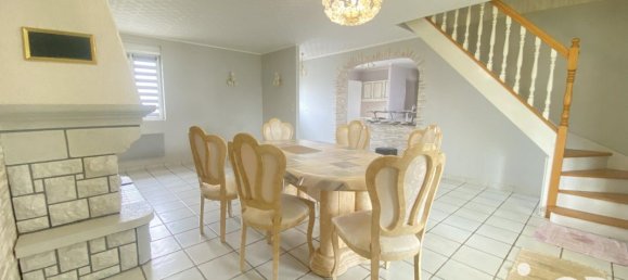 3 bedrooms House in Guiscard, France No. 71805 15