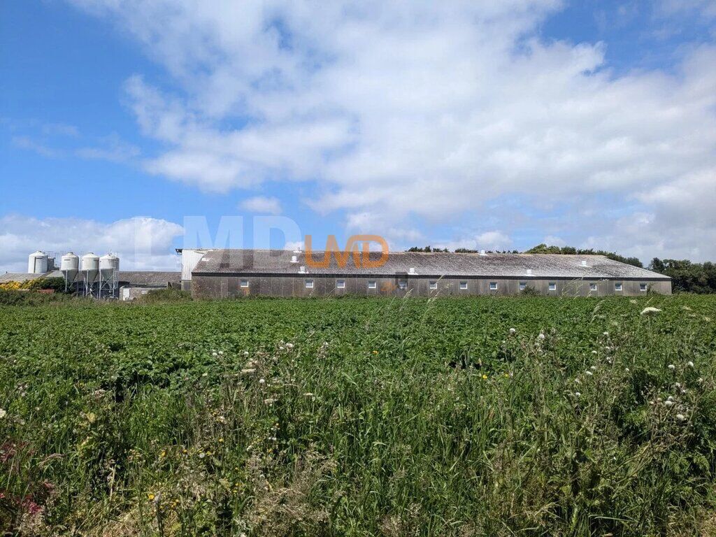 Grundstück in Kerlaz, France 30080m², Nr. 289441