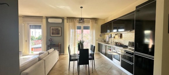 3 rooms Apartment in Desenzano del Garda, Italy No. 127483 8