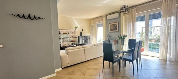 3 rooms Apartment in Desenzano del Garda, Italy No. 127483 6