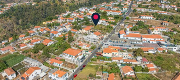  Land in Funchal, Portugal No. 87976 8