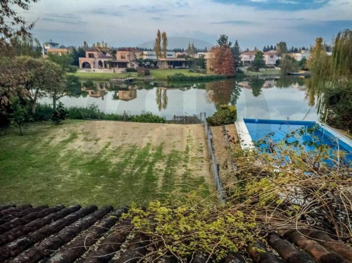 Дом с 3 спальнями в Тигре, Аргентина № 58591