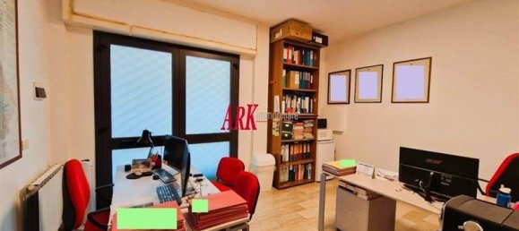 3غرفة مكتب في Florence, Italy رقم 272665 2