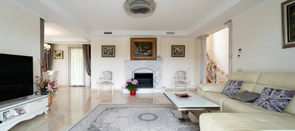 5 bedrooms Villa in Marbella, Spain No. 112548 10