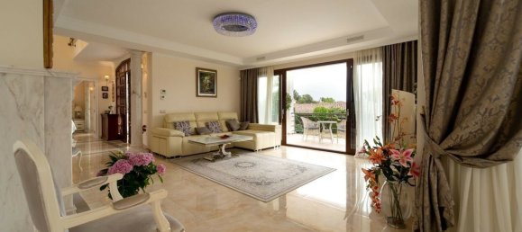 5 bedrooms Villa in Marbella, Spain No. 112548 11