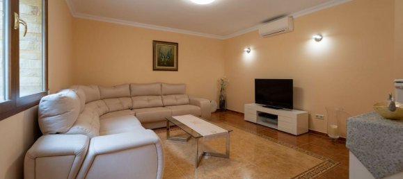 5 bedrooms Villa in Marbella, Spain No. 112548 18