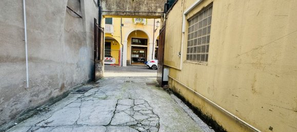 مرآب في Padua, Italy 550متر مربع رقم 326597 10