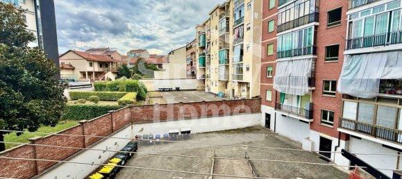 3 rooms Apartment in Turin, Italy No. 276277 22