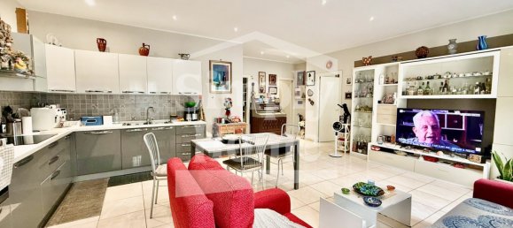 3 rooms Apartment in Turin, Italy No. 276277 4