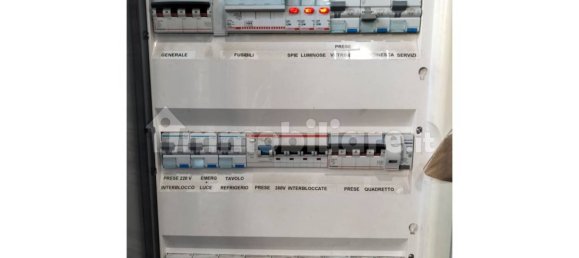 Коммерческая недвижимость с 2 комнатами в Палермо, Италия № 322814 10