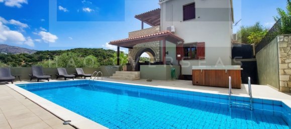 4 bedrooms Villa in Crete, Greece No. 381 24