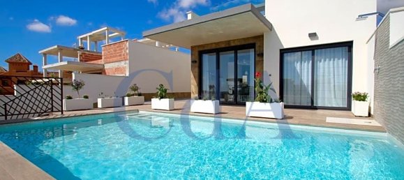 Villa T3 em San Miguel de Salinas, Spain N.º 4954 11